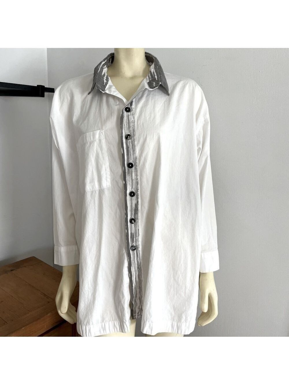 Moyuru Women’s White Printed Collar Blouse Button Down Oversized Shirt S